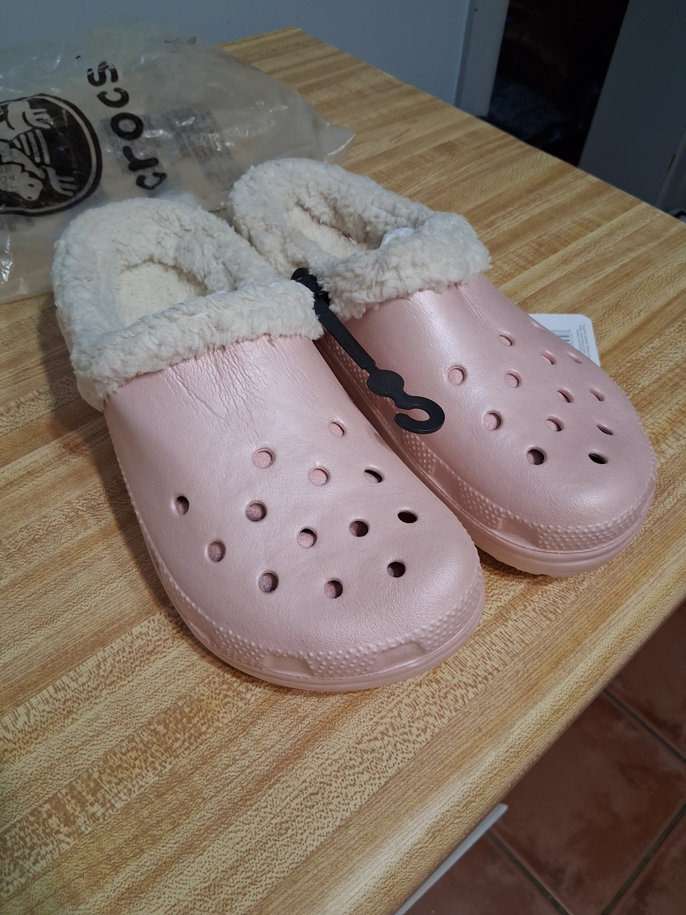 Crocs Women’s Classic Lined Clog - Pink